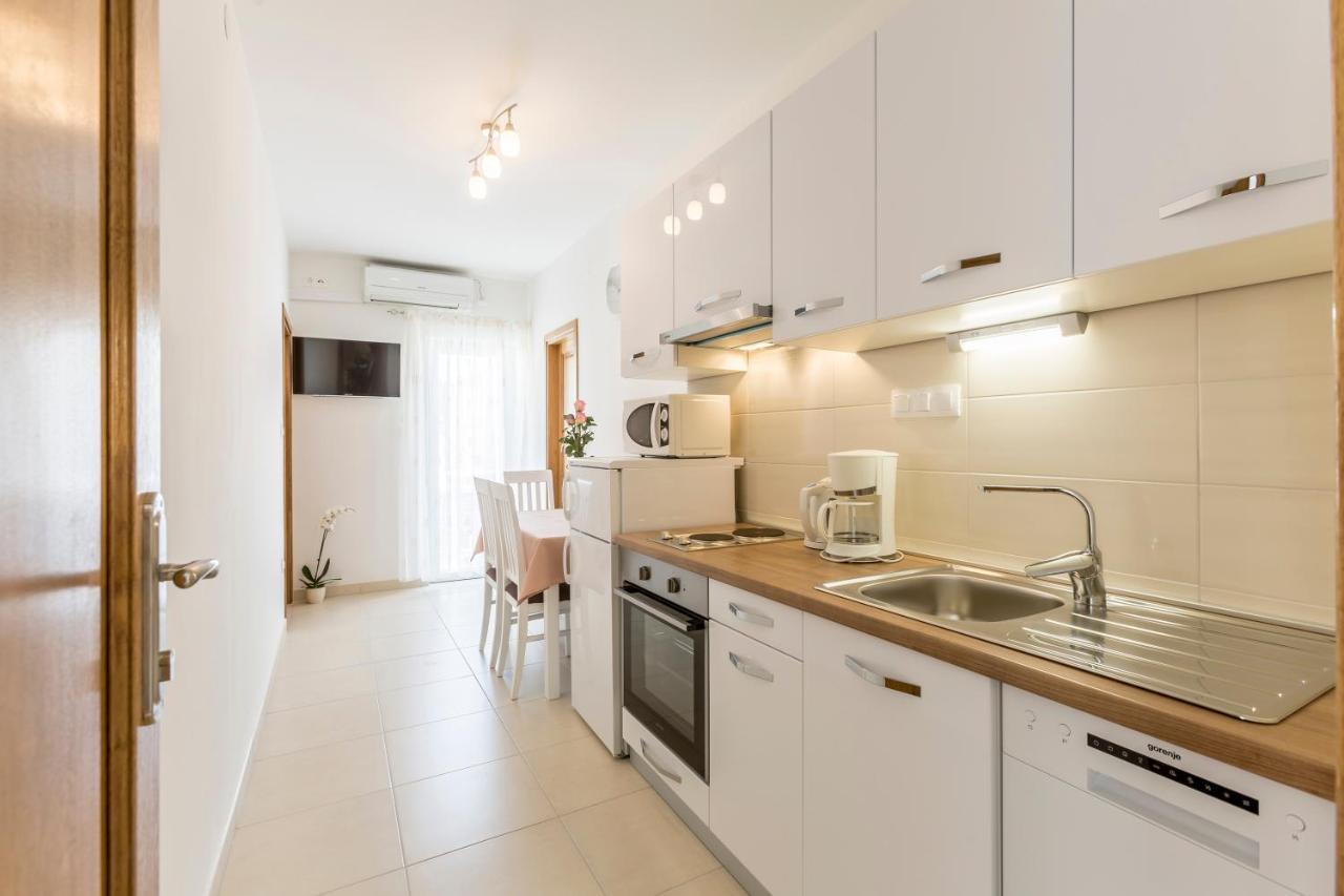 Apartmani Bezmalinovic Bol Eksteriør billede